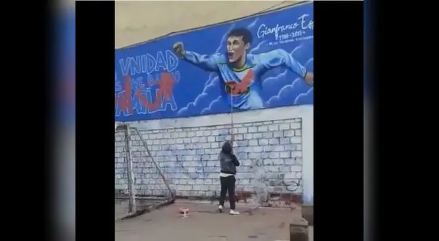 Barristas destruyen mural de recordado jugador Gianfranco Espejo. Barristas destruyen mural de recordado jugador Gianfranco Espejo.