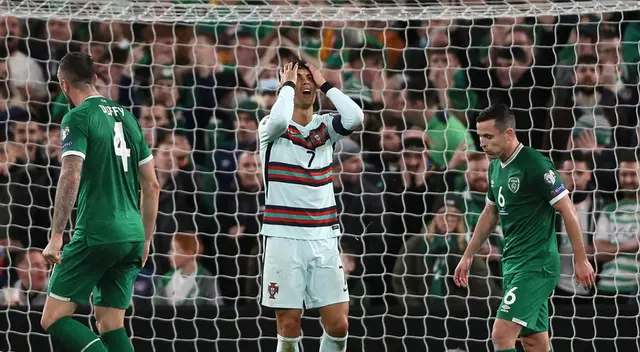 Cristiano Ronaldo estuvo a punto de anotar ante Irlanda por las Eliminatorias