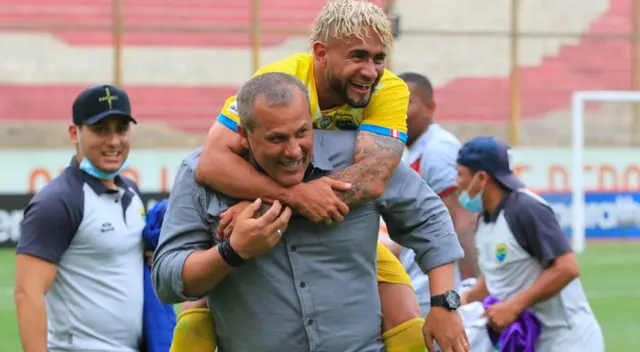 Carlos Stein renovará contrato con Butrón. Carlos Stein renovará contrato con Butrón.