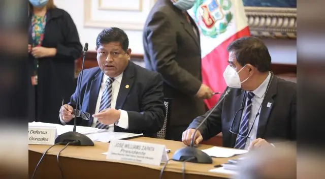 Walter Ayala deja el Ministerio de Defensa