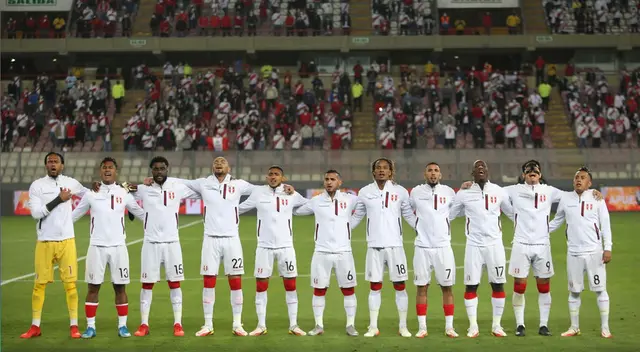 La Selección Peruana venció a Bolivia (3-0) en la fecha 13 de las Elminatorias. La Selección Peruana venció a Bolivia (3-0) en la fecha 13 de las Elminatorias.