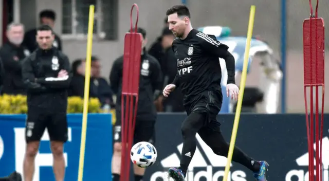 Lionel Messi entrenó con normalidad esta mañana en el predio de Ezeiza. Lionel Messi entrenó con normalidad esta mañana en el predio de Ezeiza.
