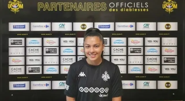 Shayna puede jugar para Francia, Chile o Perú. Shayna puede jugar para Francia, Chile o Perú.