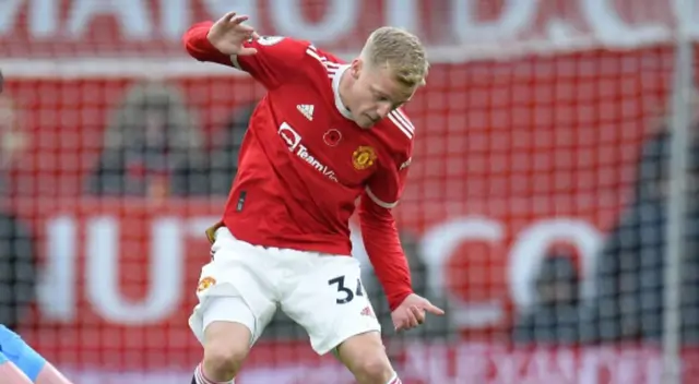 Van de Beek nuevamente en los planes del Real Madrid.