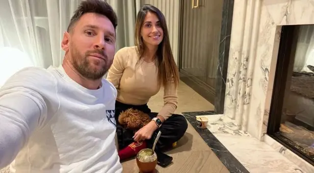 La 'pulga' pasa un momento de relax a lado de Antonella. La 'pulga' pasa un momento de relax a lado de Antonella.