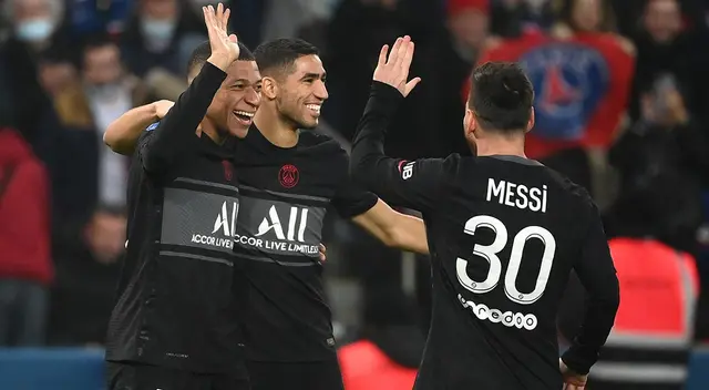 Mbappé anotó el primero del PSG frente al Nantes