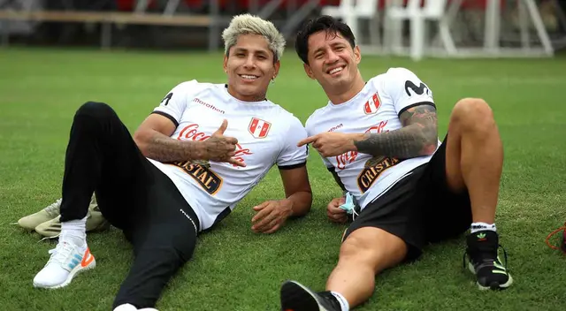 Raúl Ruidíaz y Gianluca Lapadula con la selección Raúl Ruidíaz y Gianluca Lapadula con la selección