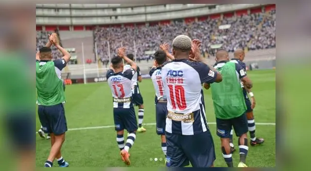 Jefferson Farfán regresó a Alianza Lima luego de más de 10 años de estar en el extranjero. Foto: Jefferson Farfán
