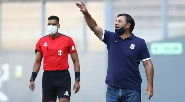 Carlos Bustos aún no renueva contrato con Alianza Lima. Carlos Bustos aún no renueva contrato con Alianza Lima.