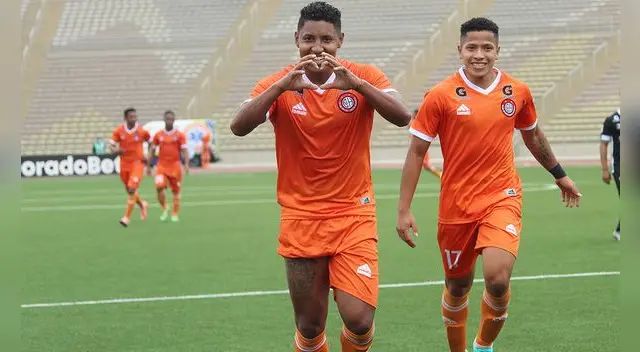 Christian Adrianzén jugará todo el 2022 en Cantolao.