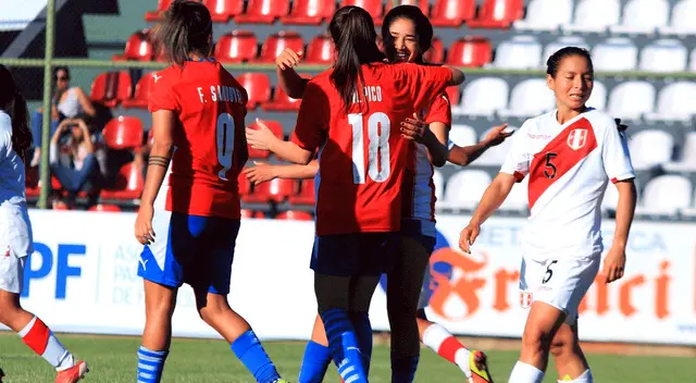 Perú empezó ganando el partido, pero los errores defensivos le pasaron factura Perú empezó ganando el partido, pero los errores defensivos le pasaron factura