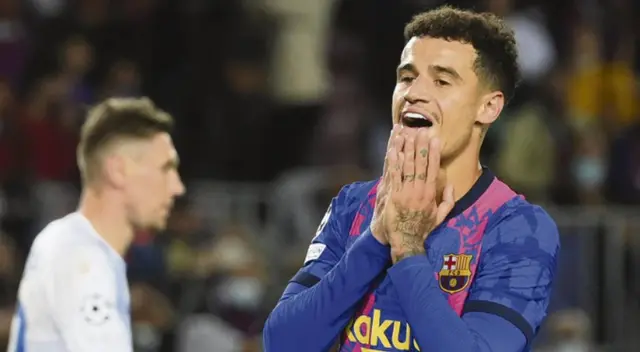 Philippe Coutinho es uno de los jugadores del Barcelona que serían colocados en vitrina. Philippe Coutinho es uno de los jugadores del Barcelona que serían colocados en vitrina.
