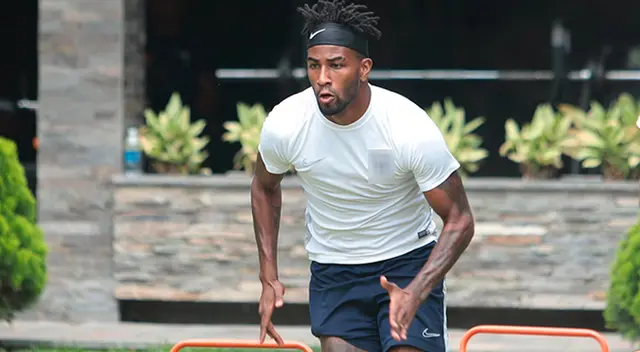 Carlos Ascues tras ser nuevo jugador de César Vallejo Carlos Ascues tras ser nuevo jugador de César Vallejo