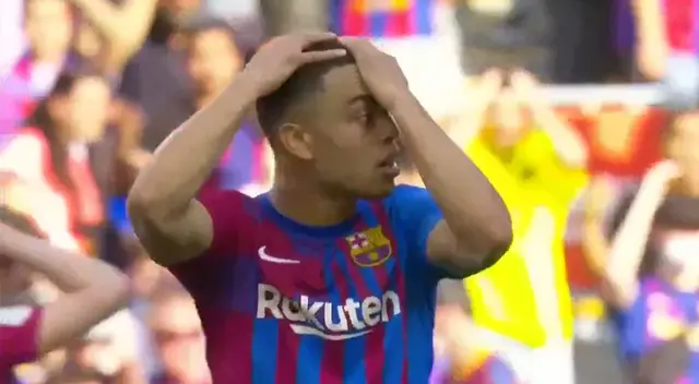 Sergiño Dest en lista para salir del Barcelona. Sergiño Dest en lista para salir del Barcelona.