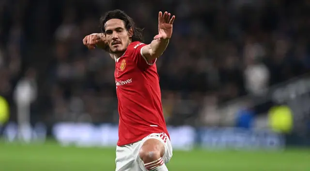 Edinson Cavani a un paso de Barcelona pero Manchester United le pone trabas