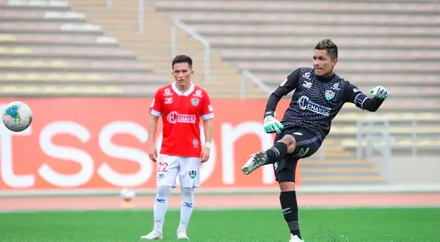Éxar Rosales pasó por equipos como Alianza, Cienciano, Comerciantes Unidos, entre otros. Éxar Rosales pasó por equipos como Alianza, Cienciano, Comerciantes Unidos, entre otros.