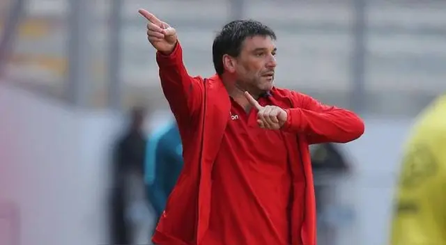 El técnico argentino se quedará por toda la temporada 2022 con Cienciano.