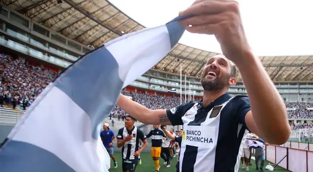 Hernán Barcos es el que más marcó (10) y asistió (8) en Alianza Lima en 2021.
