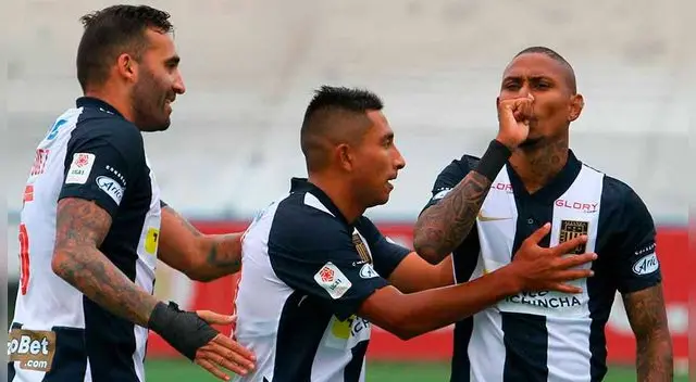 Pablo Míguez (izquierda) espera que su DNI salga pronto. Arley (derecha) anda pendiente del tema.