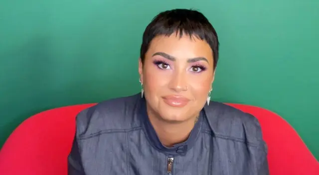 Demi Lovato busca empezar de cero y se rapa la cabeza