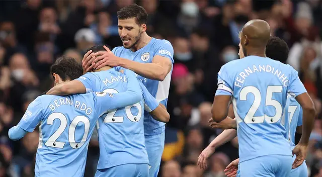 Mahrez fue autor del tercer gol en la paliza del City ante Leicester