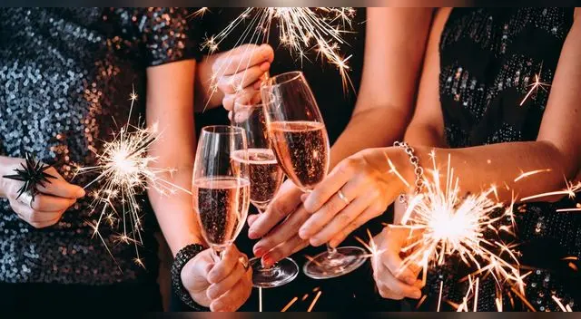 Mejores frases para dedicar a la familia, amigos y pareja en el Año Nuevo