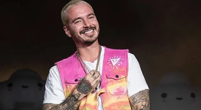 J Balvin es premiado como el
