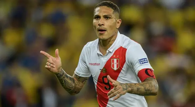 Prensa chilena aseguran que Paolo Guerrero jugaría en Colo Colo Prensa chilena aseguran que Paolo Guerrero jugaría en Colo Colo