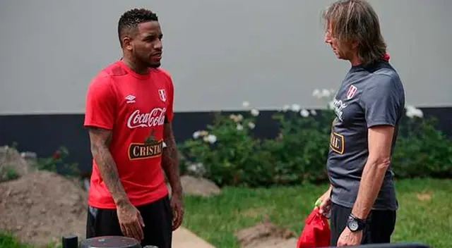 Farfán, a pedido de Gareca, se tuvo que unir ayer a las prácticas, pero se ausentó. Farfán, a pedido de Gareca, se tuvo que unir ayer a las prácticas, pero se ausentó.