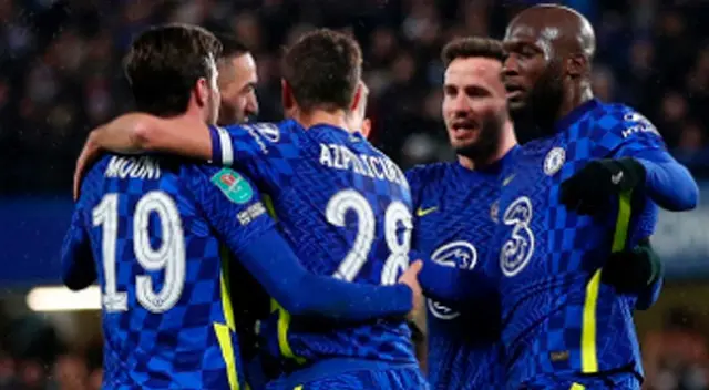 Chelsea acaricia la final, tras superar 2-0 al Tottenham en su casa. Chelsea acaricia la final, tras superar 2-0 al Tottenham en su casa.
