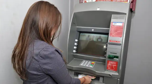 cajeros automáticos en Google Maps