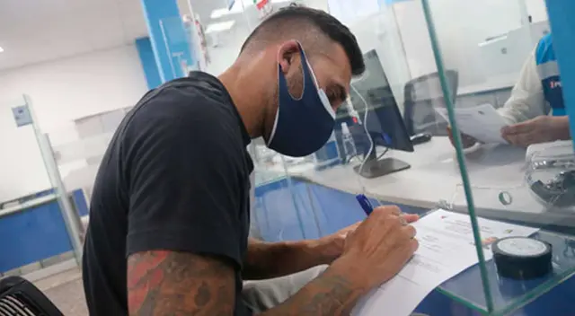Pablo Míguez recibió oficialmente la nacionalidad peruana. Pablo Míguez recibió oficialmente la nacionalidad peruana.