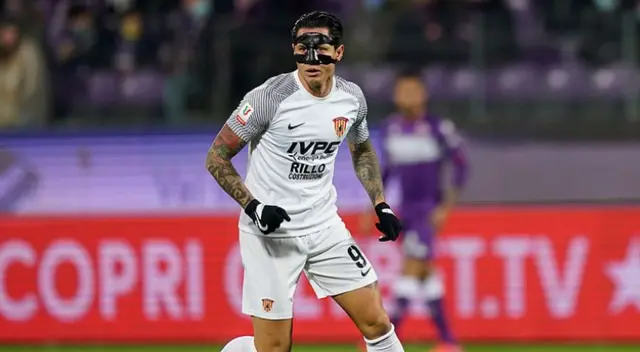 Gianluca Lapadula recibe brutal mensaje de los hinchas de Benevento 'tras querer dejar el equipo' Gianluca Lapadula recibe brutal mensaje de los hinchas de Benevento 'tras querer dejar el equipo'