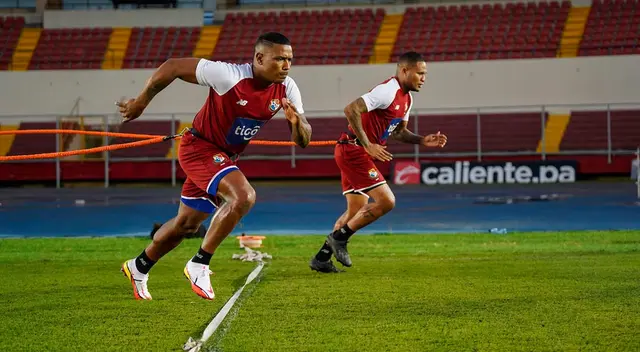 Panamá entrena arduamente para duelo amistoso ante la Selección Peruana Panamá entrena arduamente para duelo amistoso ante la Selección Peruana