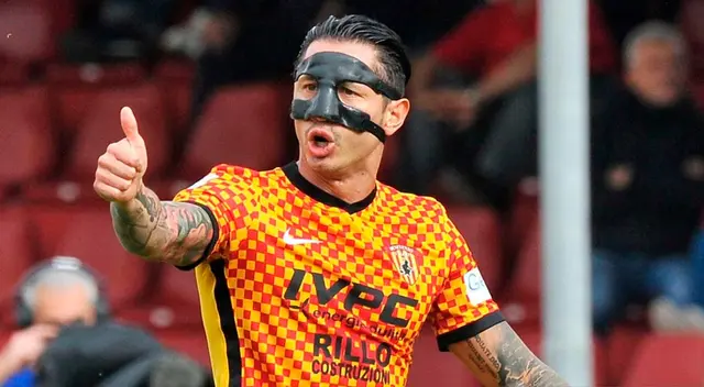 Gianluca Lapadula fue el mejor '9' de la primera parte de la Serie B de Italia Gianluca Lapadula fue el mejor '9' de la primera parte de la Serie B de Italia