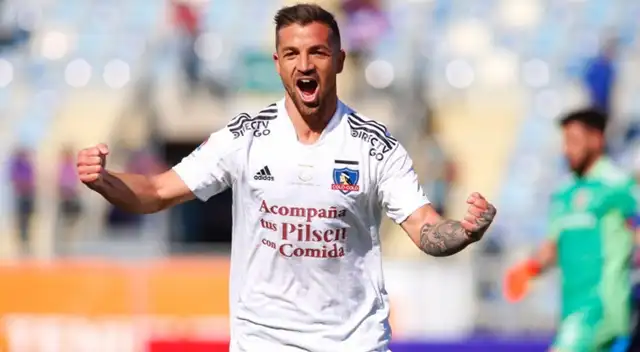 Hinchas de Colo Colo elogian a Gabriel Costa Hinchas de Colo Colo elogian a Gabriel Costa