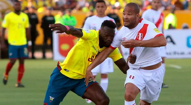 Felipe Caicedo en acción durante su último partido Perú