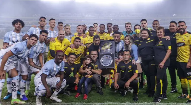 Barcelona igualó 1-1 con Guayaquil en la Noche Amarilla Barcelona igualó 1-1 con Guayaquil en la Noche Amarilla