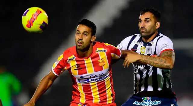 Alianza Lima empató 1-1 con el Atlético Grau de Piura en su debut. Alianza Lima empató 1-1 con el Atlético Grau de Piura en su debut.