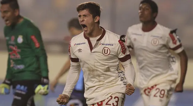 Cris Martínez con la camiseta de Universitario de Deportes en 2014
