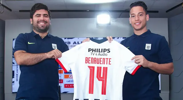 Cristian Benavente y su reacción tras firmar con Alianza Lima Cristian Benavente y su reacción tras firmar con Alianza Lima