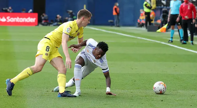 Real Madrid y Villarreal se enfrentan en La Cerámica Real Madrid y Villarreal se enfrentan en La Cerámica