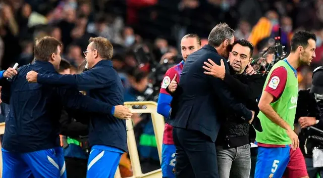 Xavi debutó como DT del Barcelona el 20 de noviembre de 2021 y le ganó en Camp Nou 1-0 al Espanyol. Xavi debutó como DT del Barcelona el 20 de noviembre de 2021 y le ganó en Camp Nou 1-0 al Espanyol.