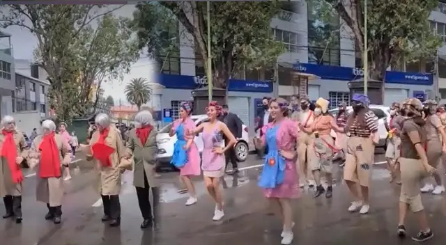 Una fraternidad de caporales en Bolivia realizó su bautizo 2022 con el tema inspirado en la Vecindad del Chavo.