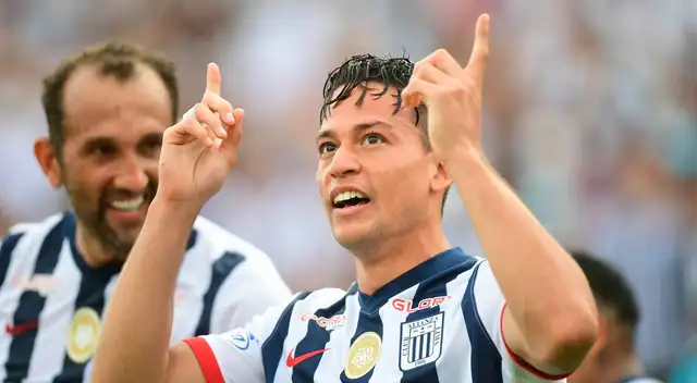 Cristian Benavente celebra su gol ante la mirada de Hernán Barcos Cristian Benavente celebra su gol ante la mirada de Hernán Barcos