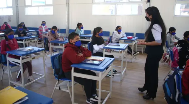 Colegio de Profesores considera un riesgo ampliar aforo al 100 % en el retorno a clases Colegio de Profesores considera un riesgo ampliar aforo al 100 % en el retorno a clases