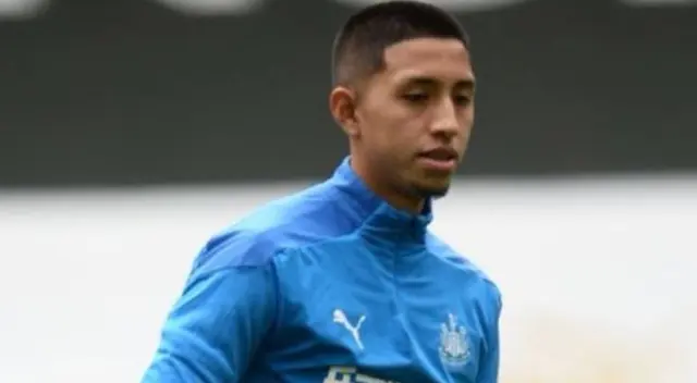 Rodrigo Vilca y su noble gesto tras el partido con Newcastle United Rodrigo Vilca y su noble gesto tras el partido con Newcastle United