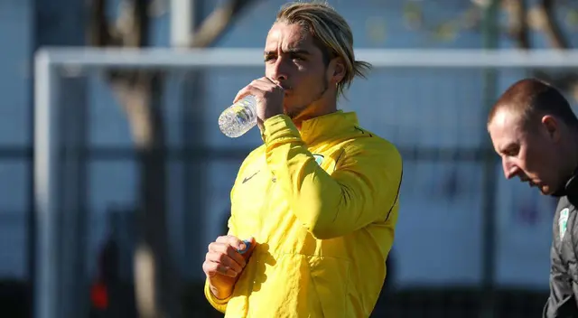 Claudio Paul Spinelli juega en el Oleksandria de Ucrania.