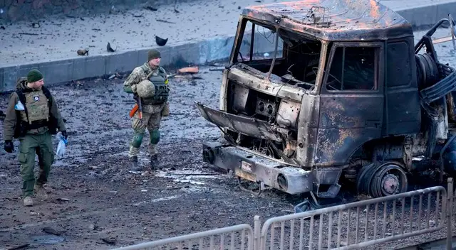 Soldados ucranianos en Kiev.