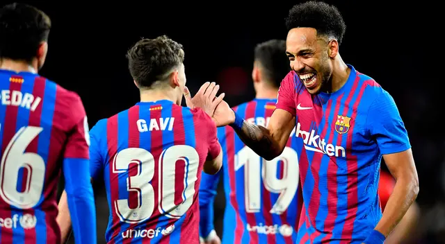 Aubameyang anotó el primer gol del partido en el Camp Nou.